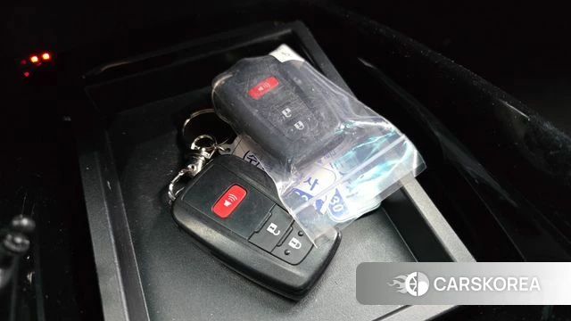 Toyota Prius 4th Generation id 3911884 из Кореи 11