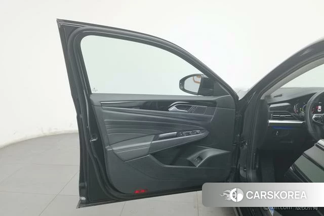 Volkswagen Passat PHEV id 4210577 из Китая 11