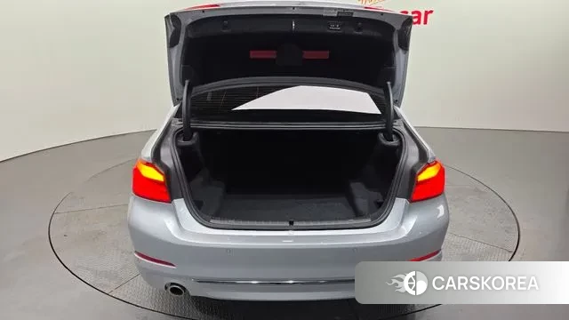 BMW 5 Series (G30) id 3698103 из Кореи 11