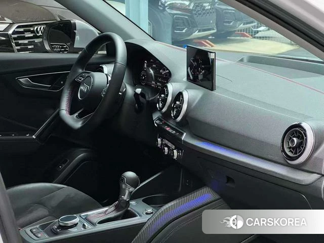 Audi Q2L id 4213979 из Китая 11