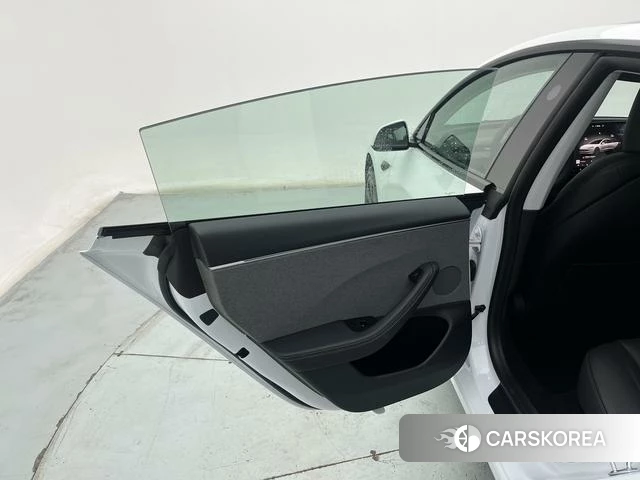 Tesla Model 3 id 3920416 из Китая 11