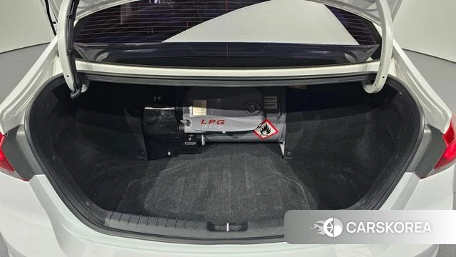 Hyundai Avante AD id 3917389 из Кореи 11