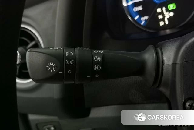 Toyota Corolla dual engine E+ id 4276506 из Китая 11