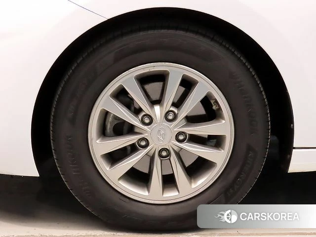 Hyundai The New Avante AD id 3942322 из Кореи 11