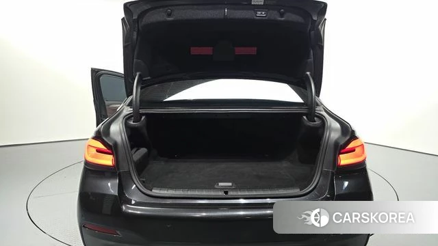 BMW 5 Series (G30) id 3954856 из Кореи 11