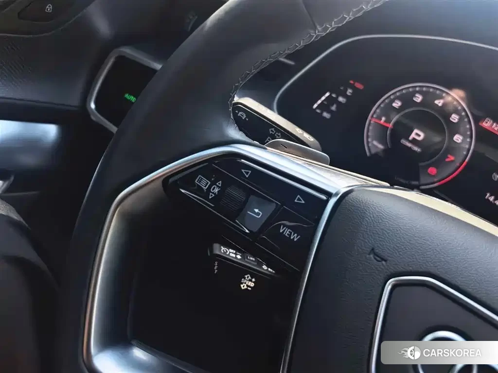 Audi A7L id 4570354 из Китая 11