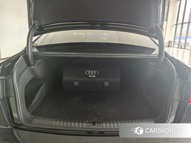 Audi A6L id 3927123 из Китая 11