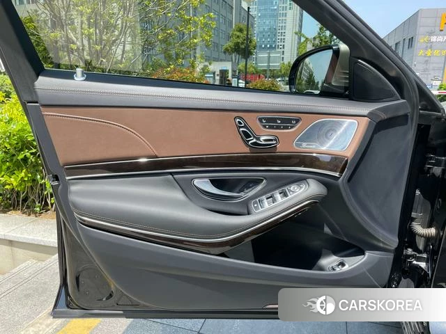 Mercedes-Benz Maybach S-class id 4221449 из Китая 11