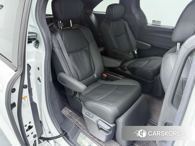 Toyota Saina id 4261095 из Китая 11