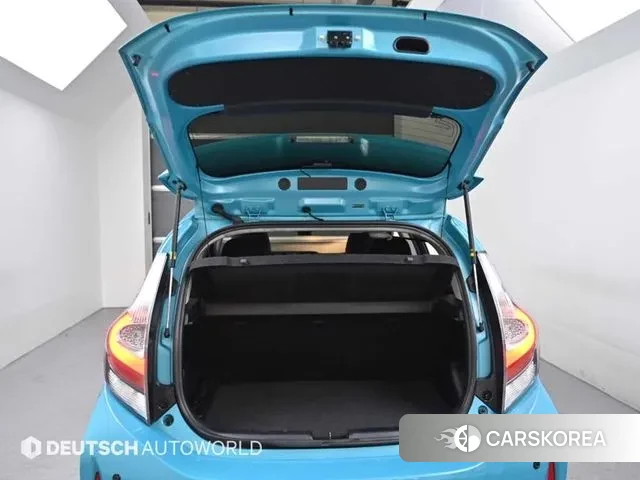 Toyota Prius C id 3593408 из Кореи 11