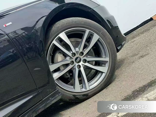 Audi A6L id 4278463 из Китая 11