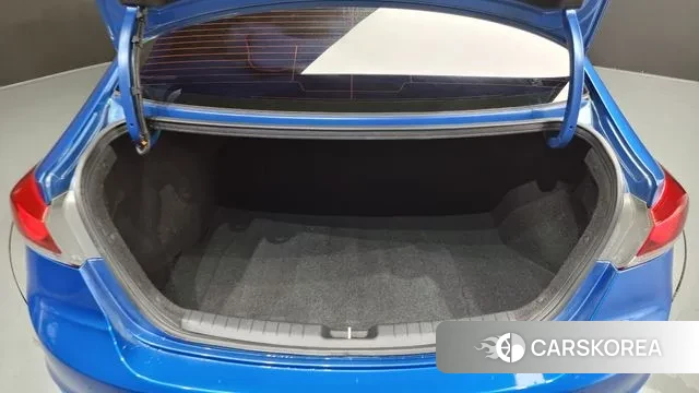 Hyundai Avante AD id 3429606 из Кореи 11