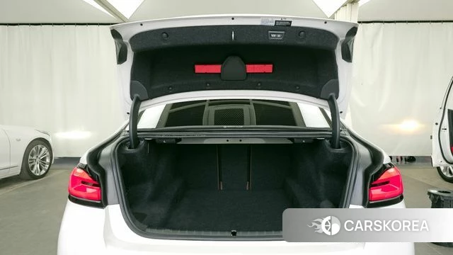 BMW 5 Series (G30) id 3806181 из Кореи 11