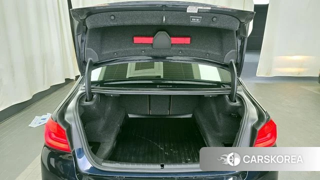 BMW 5 Series (G30) id 3893632 из Кореи 11