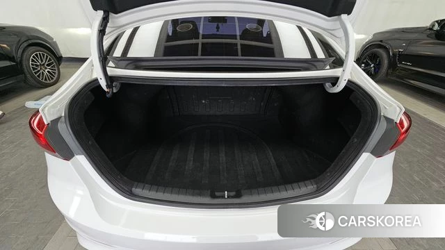 Hyundai Avante AD id 4356929 из Кореи 11