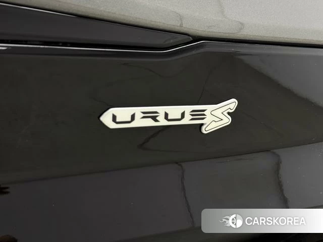 Lamborghini Urus id 4239502 из Китая 11