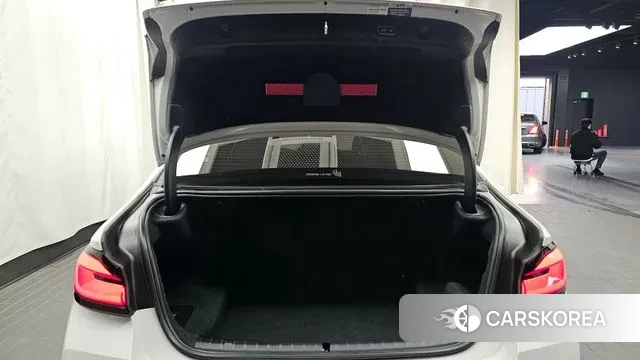 BMW 5 Series (G30) id 3596682 из Кореи 11