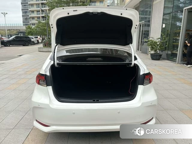 Toyota Corolla id 4313677 из Китая 11