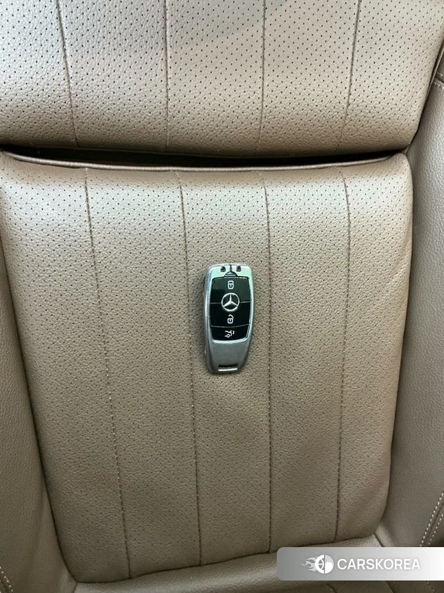 Mercedes-Benz E-class id 4272763 из Китая 11