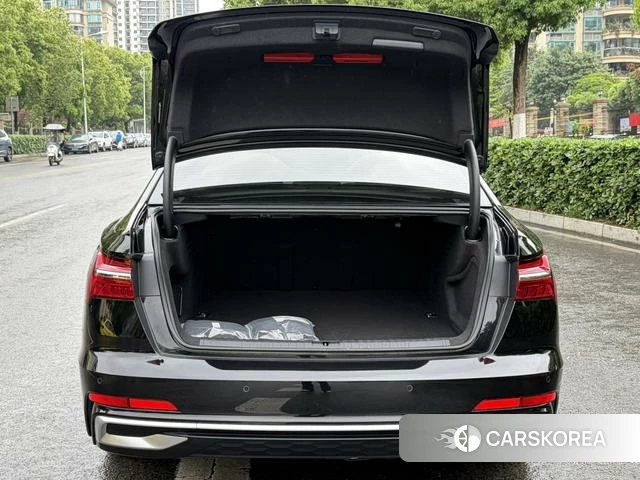 Audi A6L id 4260611 из Китая 11