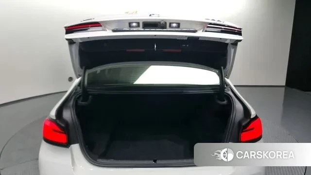 BMW 5 Series (G30) id 2901909 из Кореи 11