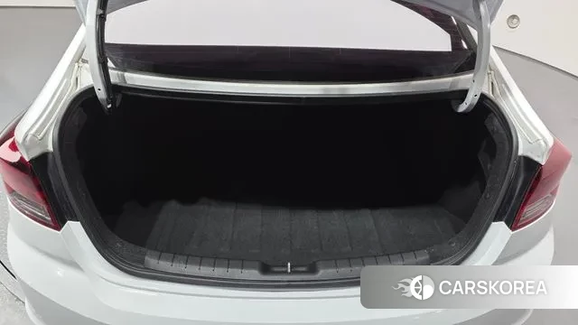 Hyundai The New Avante AD id 3568076 из Кореи 11