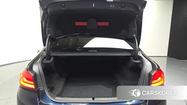 BMW 5 Series (G30) id 3872866 из Кореи 11