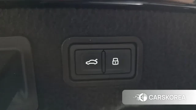 Audi A8 (D5) id 3777709 из Кореи 11