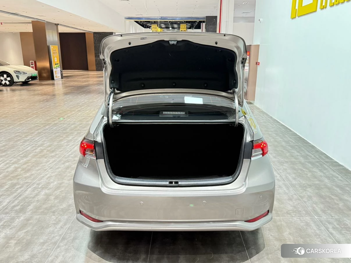Toyota Corolla id 4452071 из Китая 11