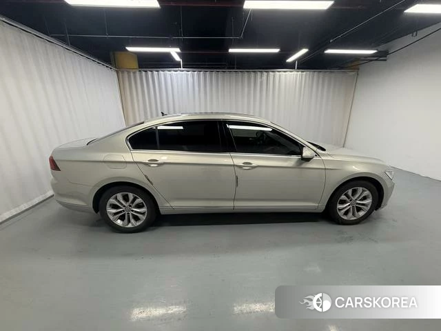Volkswagen Magotan id 4238083 из Китая 11