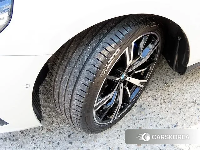 BMW 5 Series (G60) id 3619697 из Кореи 11