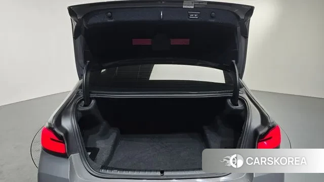 BMW 5 Series (G30) id 3509151 из Кореи 11