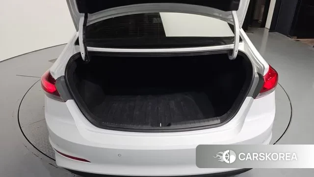 Hyundai Avante AD id 3386225 из Кореи 11