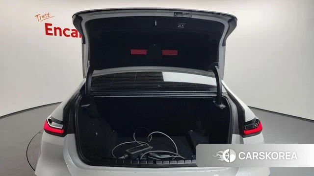 BMW 7 Series (G70) id 3841815 из Кореи 11