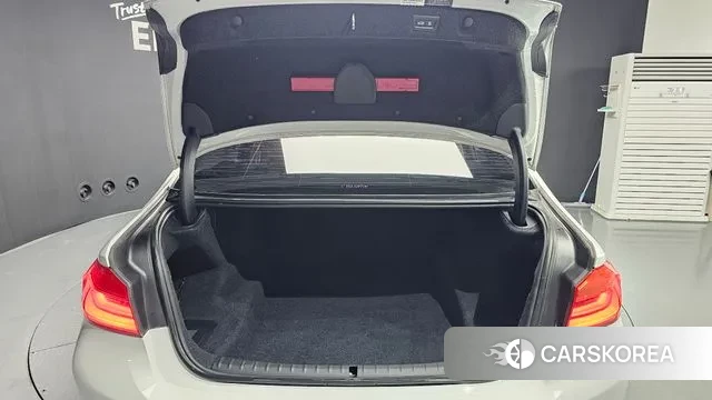 BMW 5 Series (G30) id 3034383 из Кореи 11