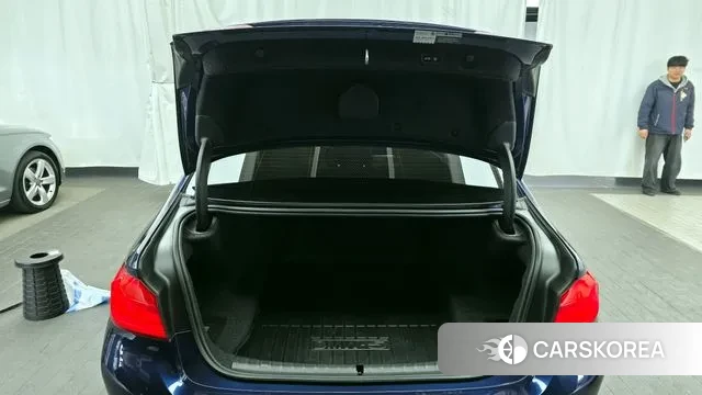 BMW 5 Series (G30) id 3686961 из Кореи 11