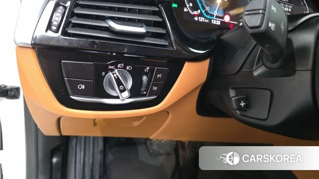 BMW 5 Series (G30) id 4470717 из Кореи 11