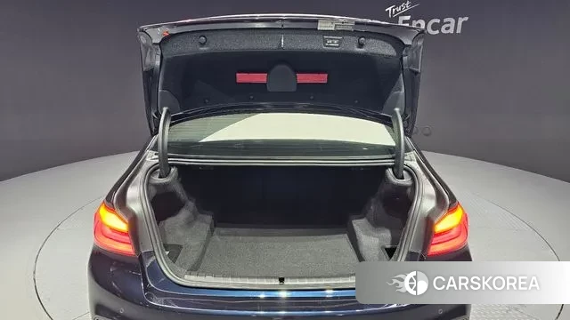 BMW 5 Series (G30) id 3459751 из Кореи 11