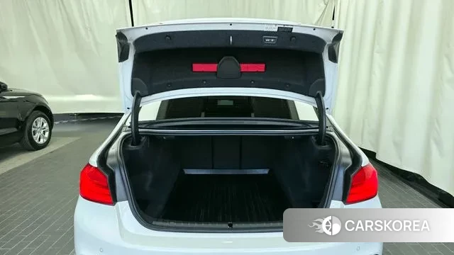 BMW 5 Series (G30) id 3469944 из Кореи 11