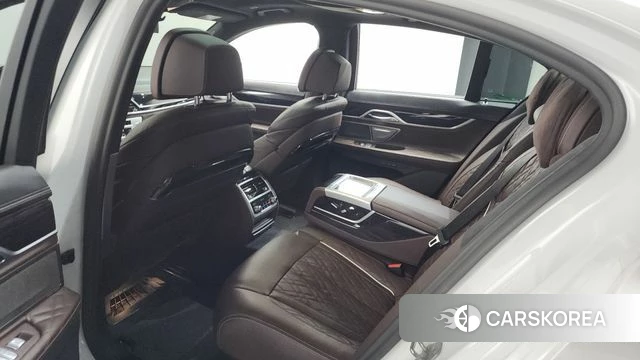 BMW 7 Series (G11) id 4625166 из Кореи 11