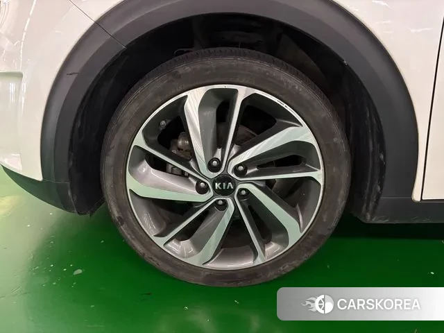 Kia Niro id 3125898 из Кореи 11