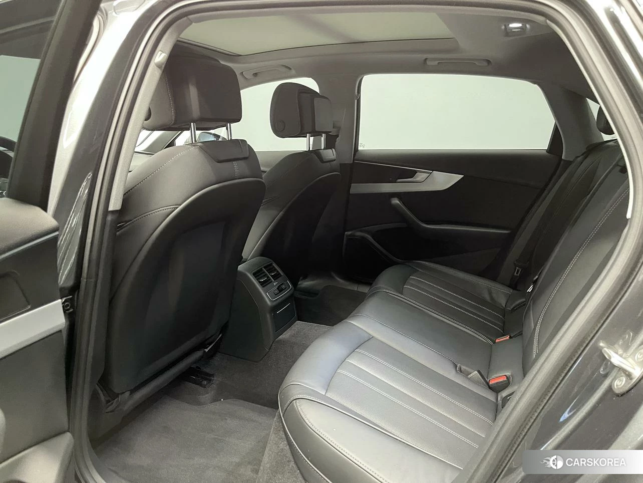 Audi A4L id 4413551 из Китая 11