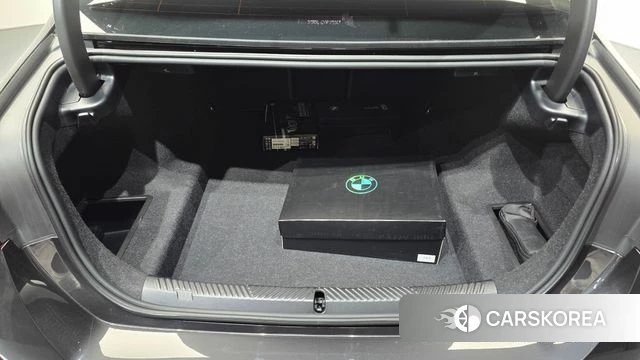 BMW 5 Series (G60) id 4222566 из Кореи 11