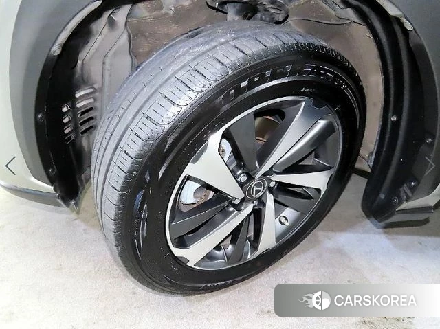 Lexus NX300h id 3879997 из Кореи 11