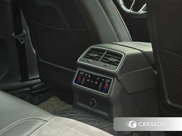 Audi A6L id 4272348 из Китая 11