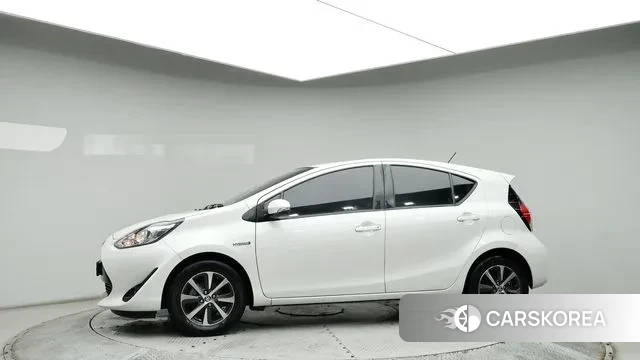 Toyota Prius C id 3742640 из Кореи 11