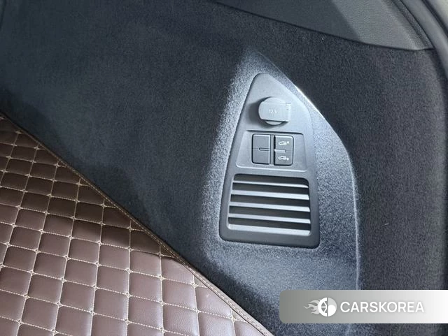 Volkswagen Touareg id 4209214 из Китая 11