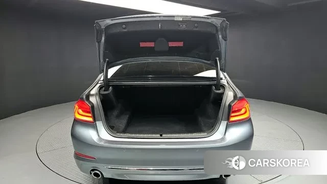 BMW 5 Series (G30) id 3515309 из Кореи 11