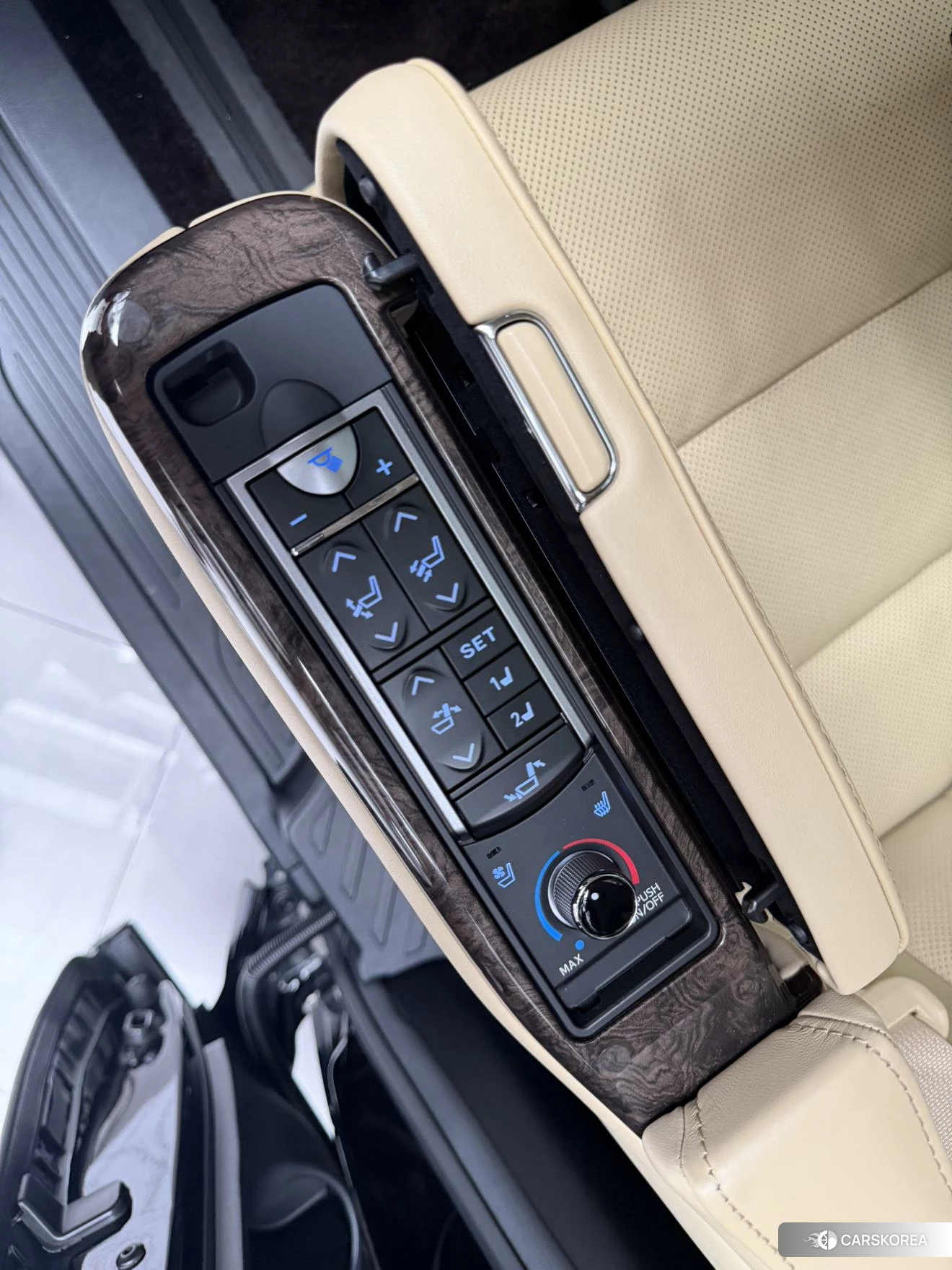 Toyota Elfa id 4455123 из Китая 11