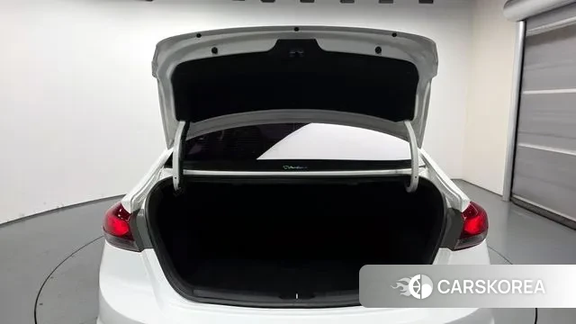 Hyundai Avante AD id 3055818 из Кореи 11